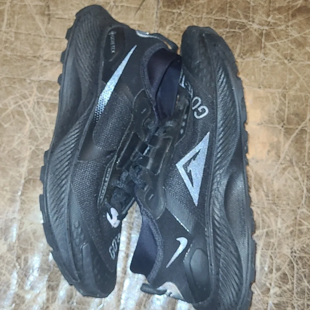 Nike Pegasus Trail 3 GTX.  Triple Black.  Size 7.5 Men. - Picture 2 of 13